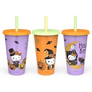 NWT. Hello Kitty Glow-In-The-Dark Halloween Party Cups